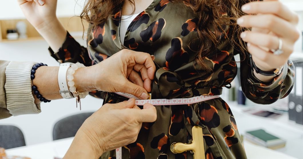 Abaya Size Guide: How to Measure for a Perfect Fit