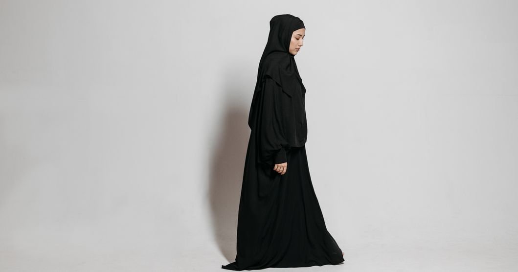 How to Iron Abaya: Expert Tips for Perfect Drape
