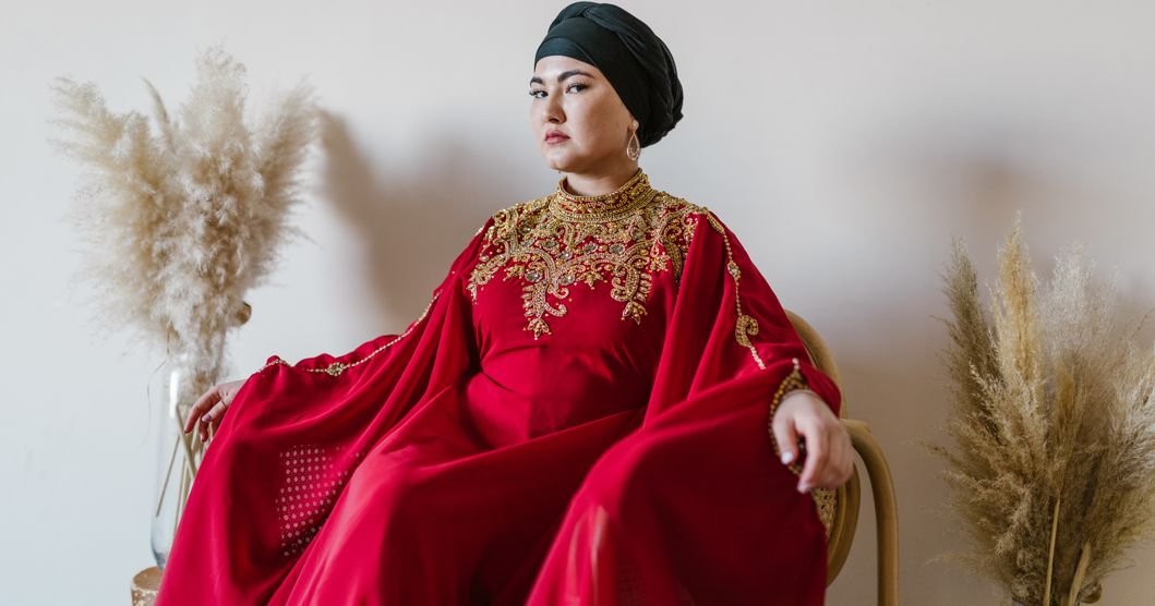 How to Wash an Abaya Safely: Preserve Embroidery & Beads