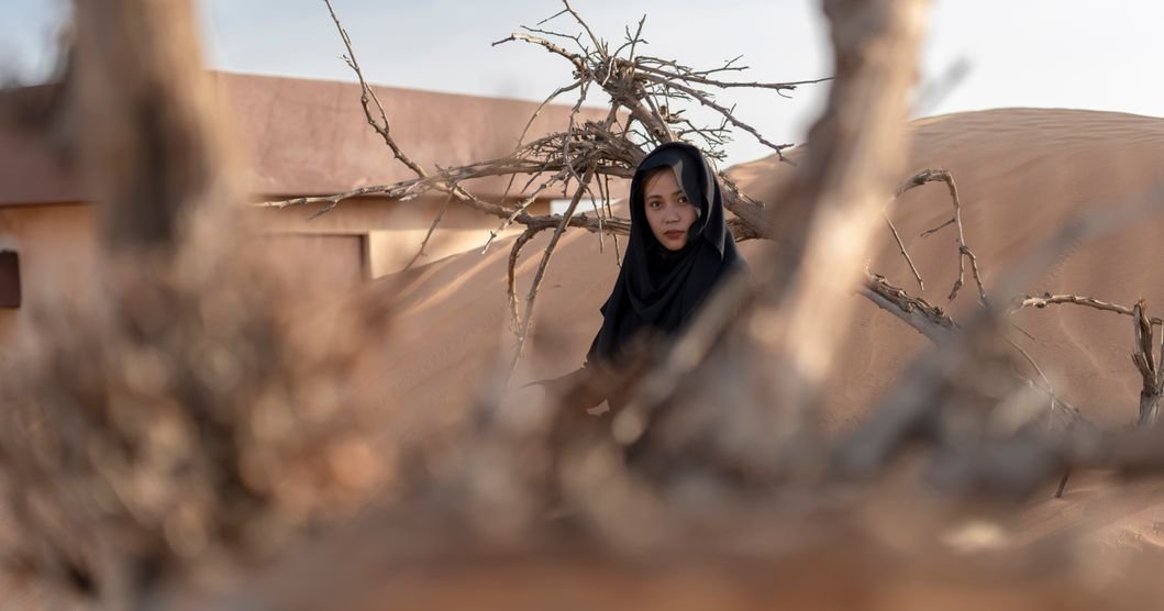 UAE Abaya Influencer Trends 2026: How Bloggers Shape the Look