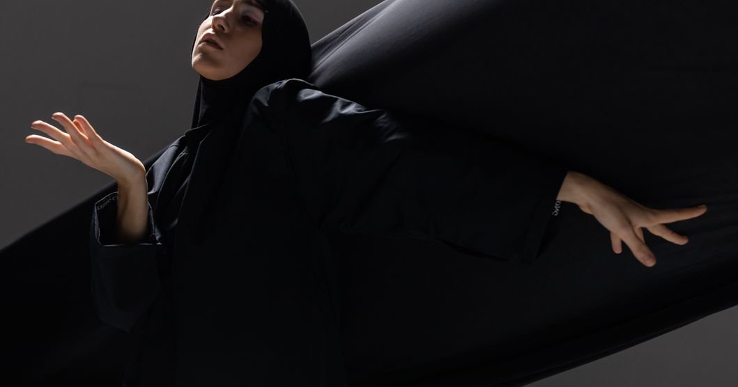 Build Your Minimalist Abaya Capsule Wardrobe: 5 Essentials