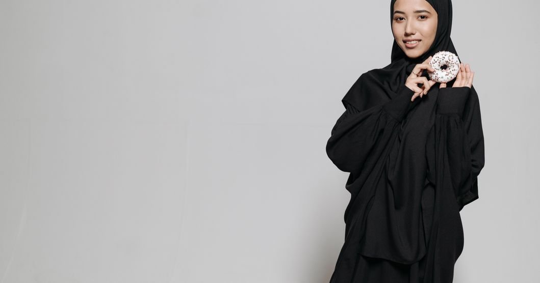 Understanding UAE Modest Fashion Regulations 2026 and Your Abaya Choices
