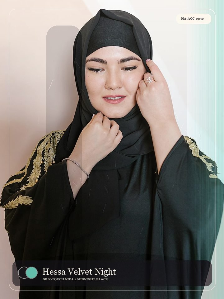 Hessa Velvet Night Crystal Line Oasis Abaya
