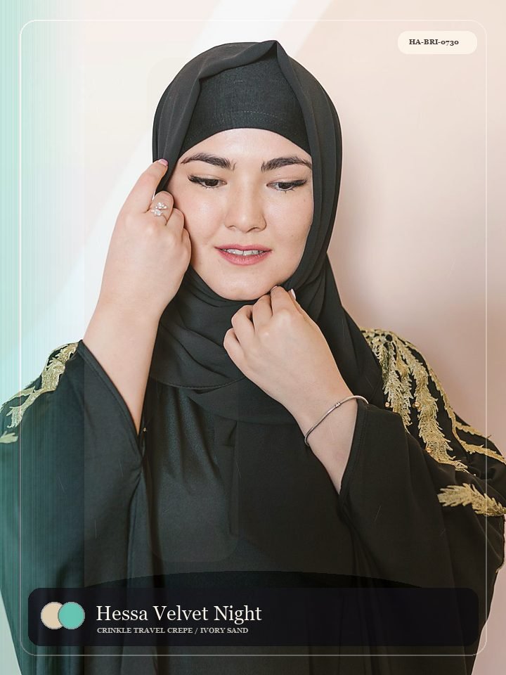 Hessa Velvet Night Crystal Line Velvet Abaya