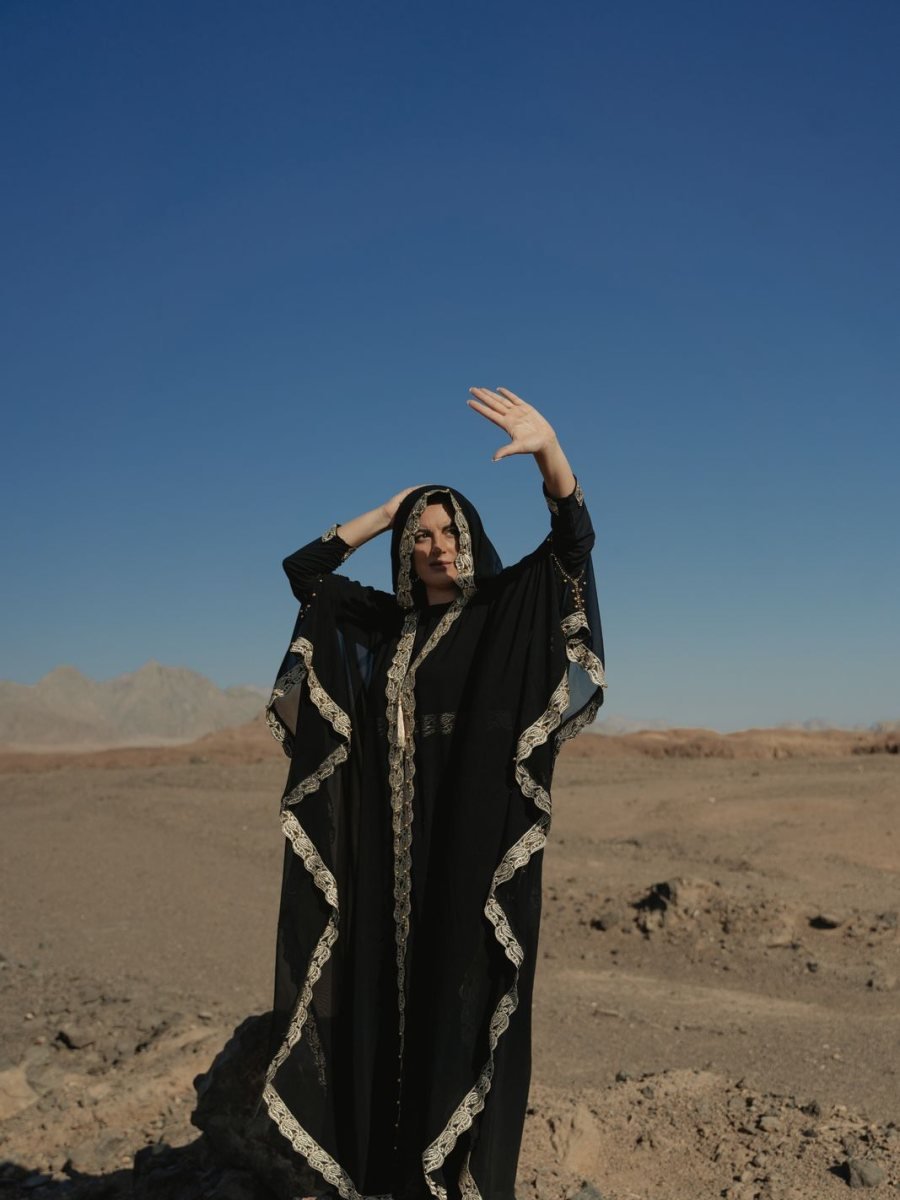 Zahra Minimal Scallop Edge Heritage Abaya