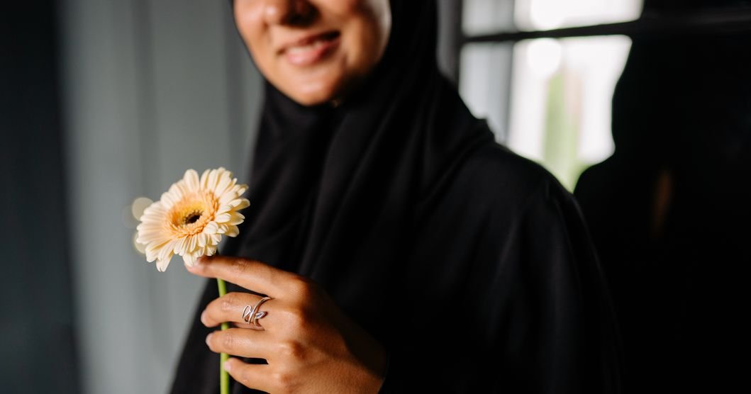 Luxury Abaya Accessories Qatar: Elevate Your Modest Look