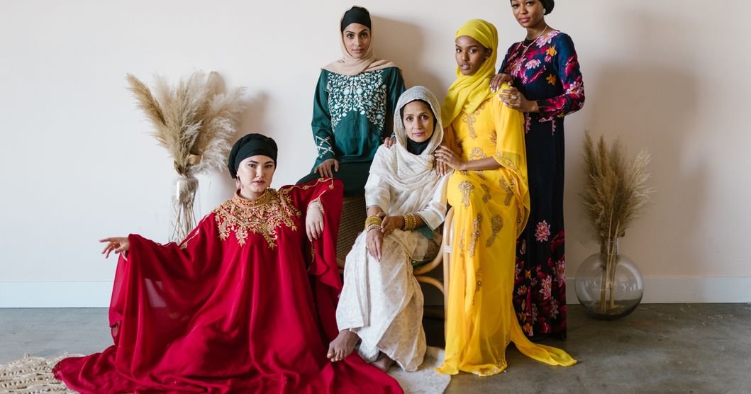 What are the Best Modest Fashion Stores in Dubai Mall?